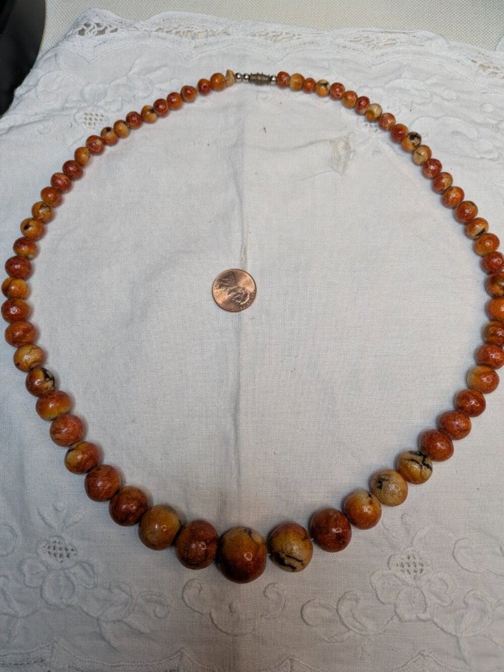 Vintage Graduated Apple Sponge Coral Necklace - Picture 2 of 6